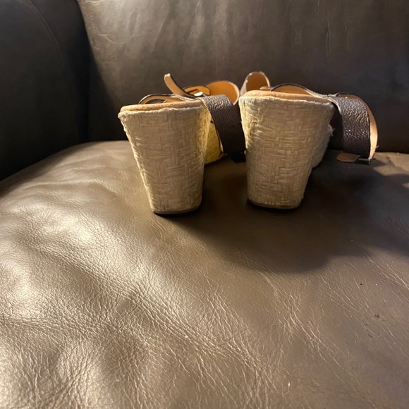 Korkease bronze leather sandals. - Picture 2 of 5